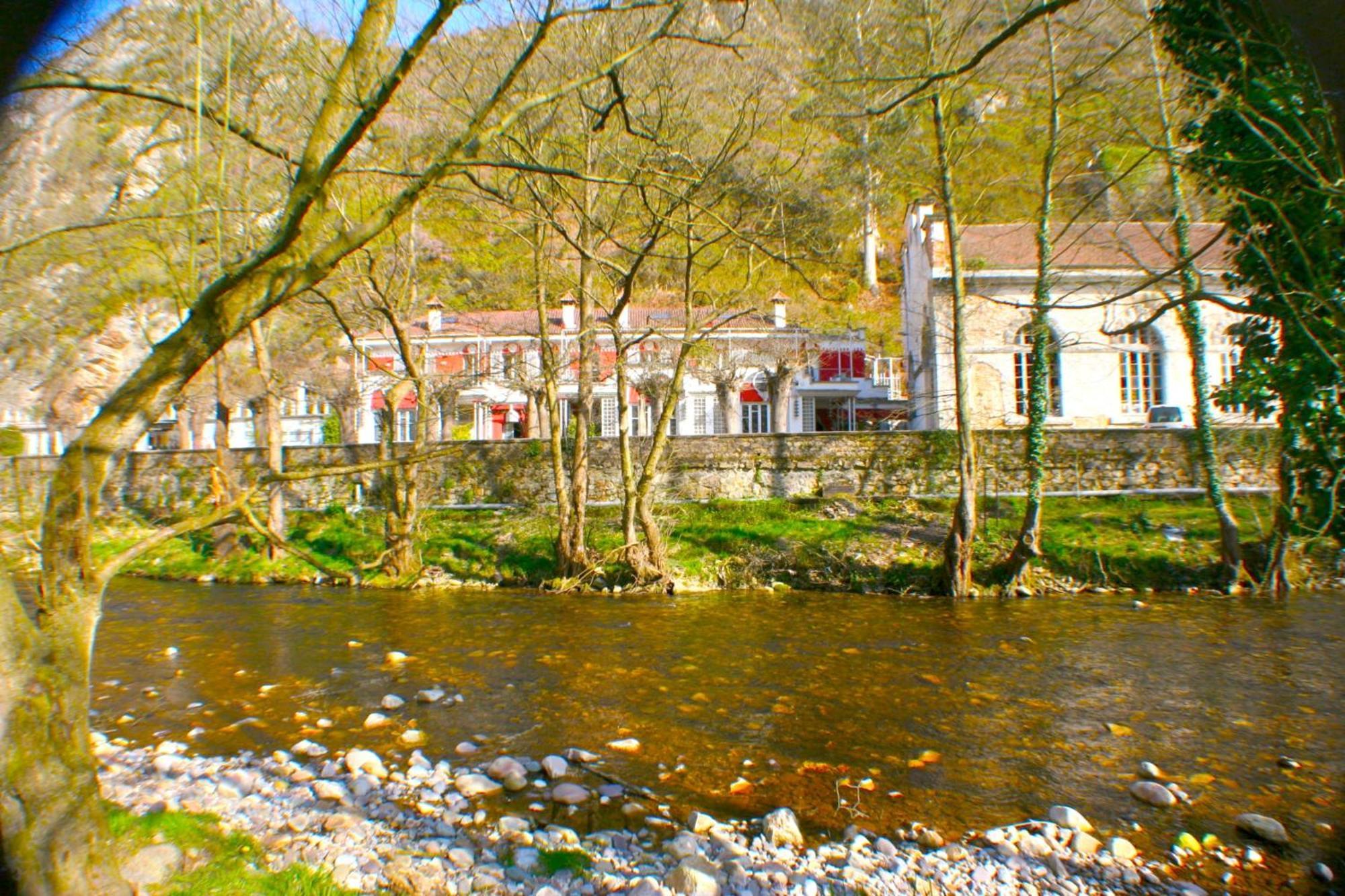 Zentral Club Apartamento Proton-Jacuzzi Belmonte De Miranda Eksteriør bilde